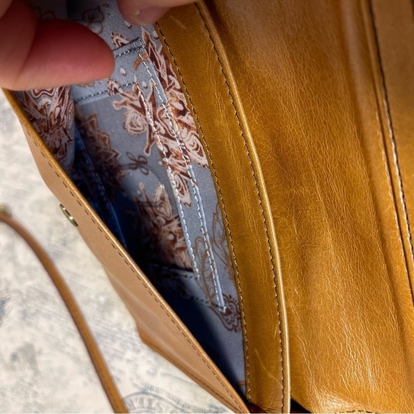 HOBO Bemuse Leather Compact Crossbody Bag - Picture 10 of 16